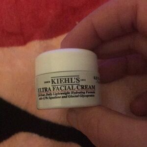 ⭐️ Kiehl's Ultra Facial Cream Lightweight Hydrating Moisturizer .25 Fluid Oz